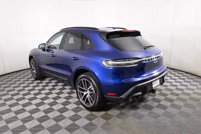 2025 Porsche Macan - Photo 18