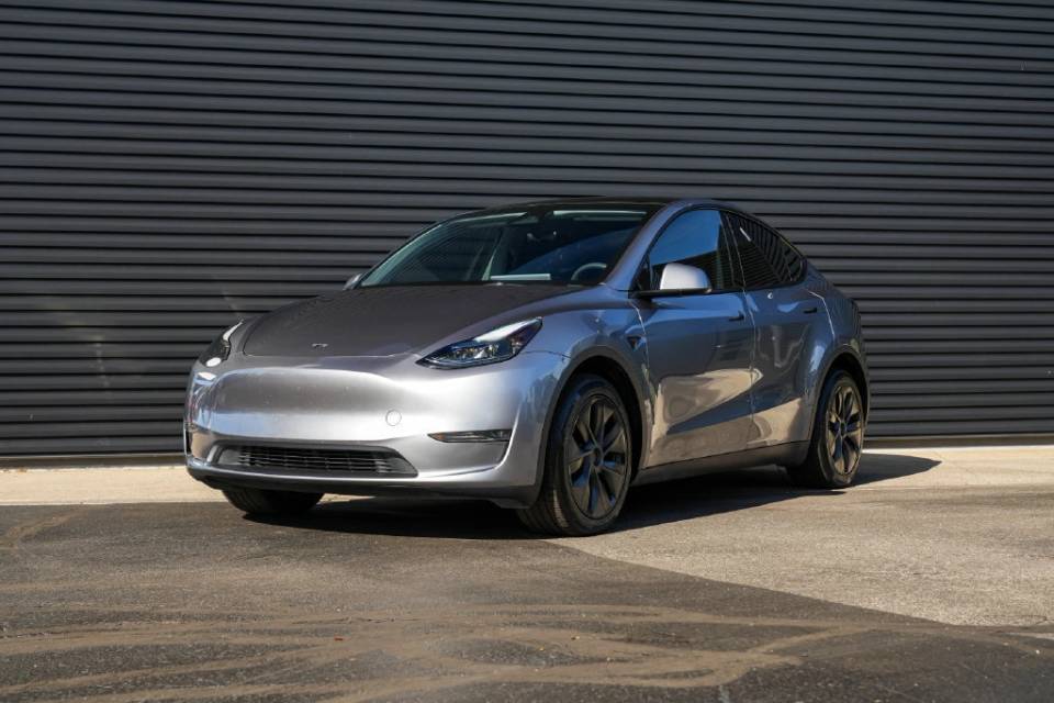 2024 Tesla Model Y Long Range