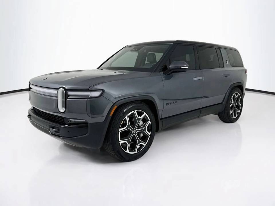 2025 Rivian R1S