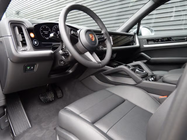2026 Porsche Cayenne Base - Photo 26