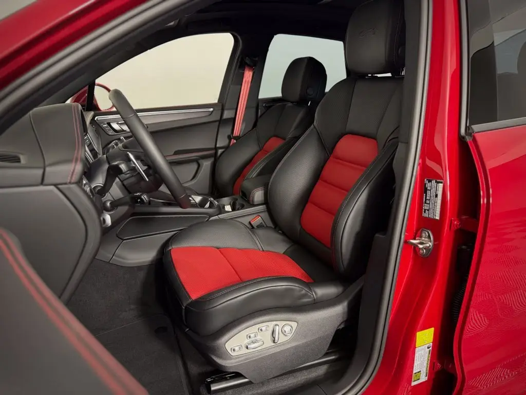 2026 Porsche Macan GTS - Photo 40