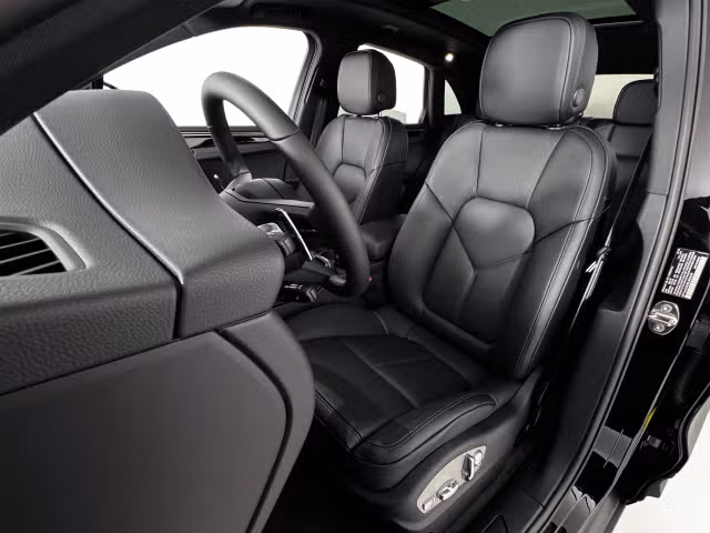 2025 Porsche Macan - Photo 34