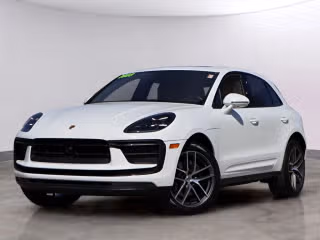 2023 Porsche Macan's photo