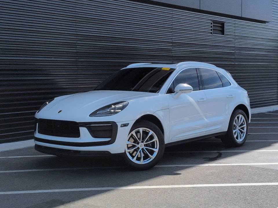 2022 Porsche Macan Base