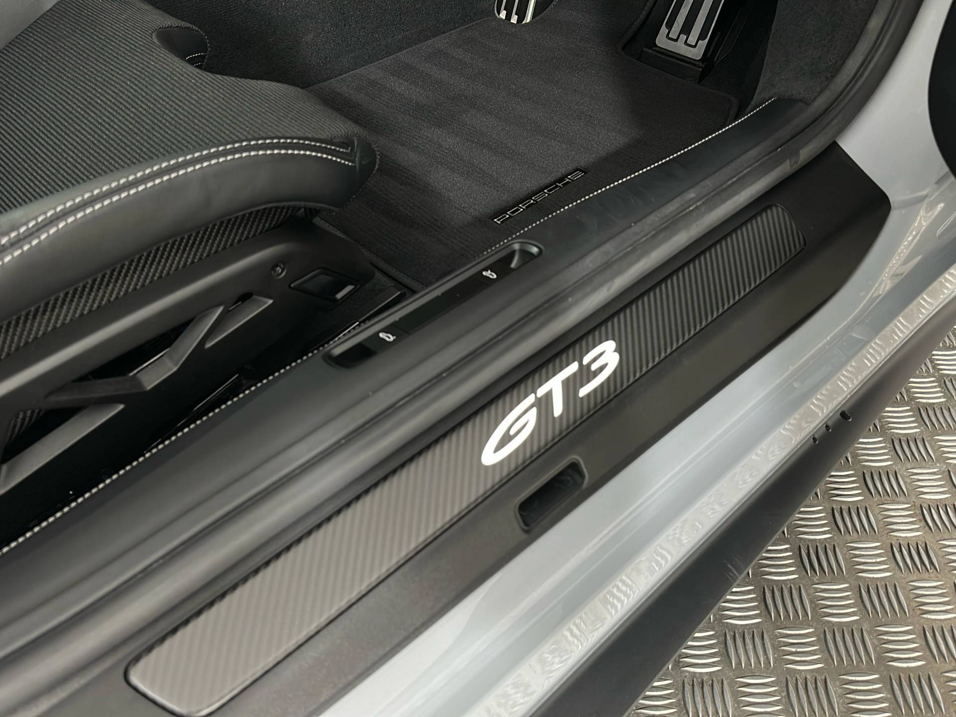 911 GT3 Touring, photo 24 of 24