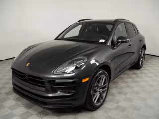 2026 Porsche Macan -'s photo