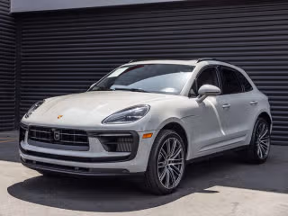 2026 Porsche Macan S's photo