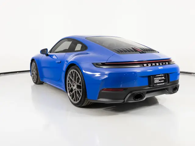 2025 Porsche 911 - Photo 22
