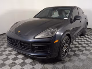 2020 Porsche Cayenne Turbo S E-Hybrid's photo