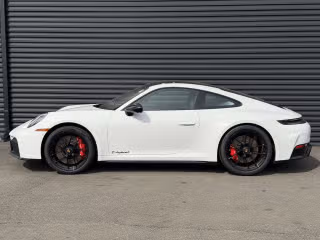 2026 Porsche 911 GTS - Photo 9