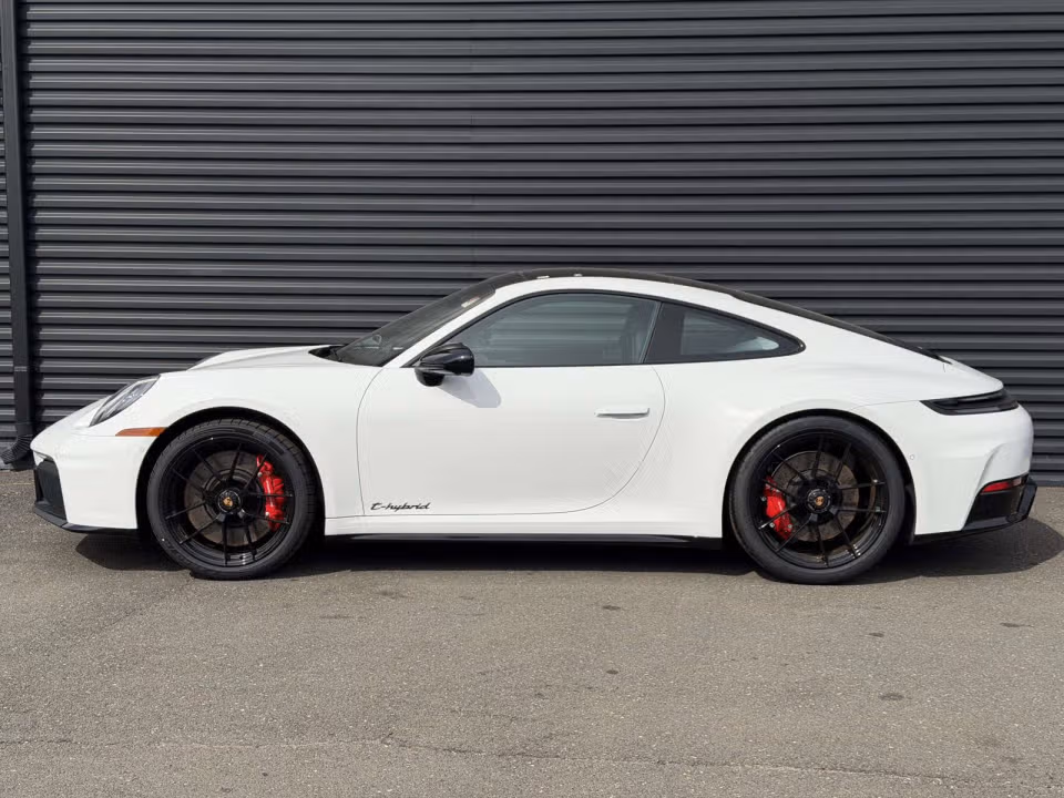 2026 Porsche 911 GTS - Photo 11