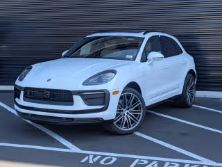 2025 Porsche Macan's photo