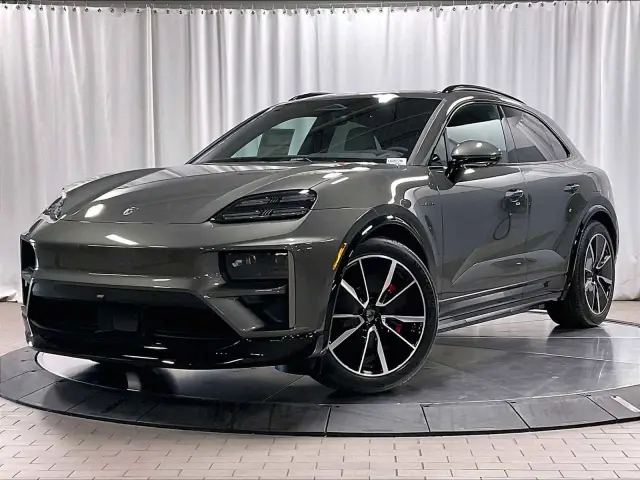 2025 Porsche Macan Turbo Electric - Photo 6
