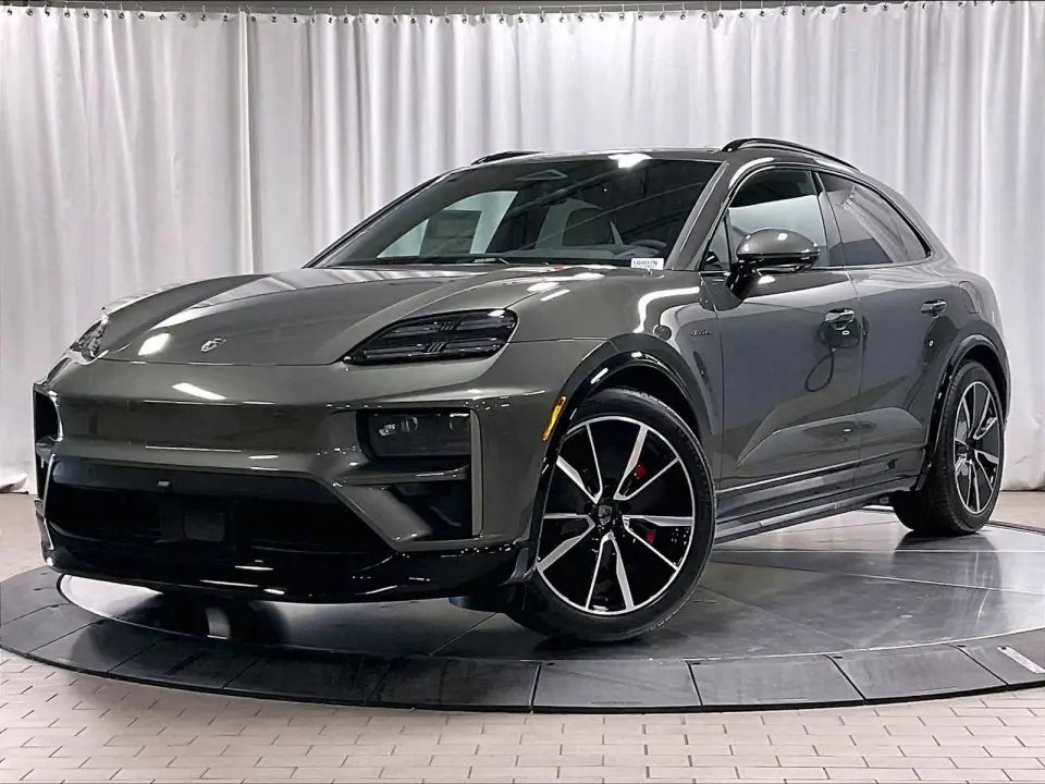 2025 Porsche Macan Turbo Electric - Photo 7