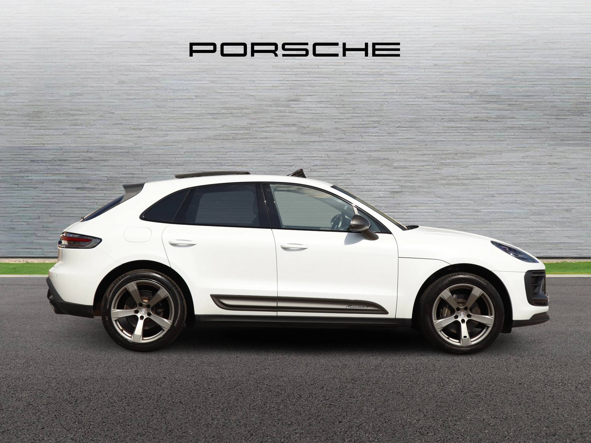 Macan T, photo 2 of 37