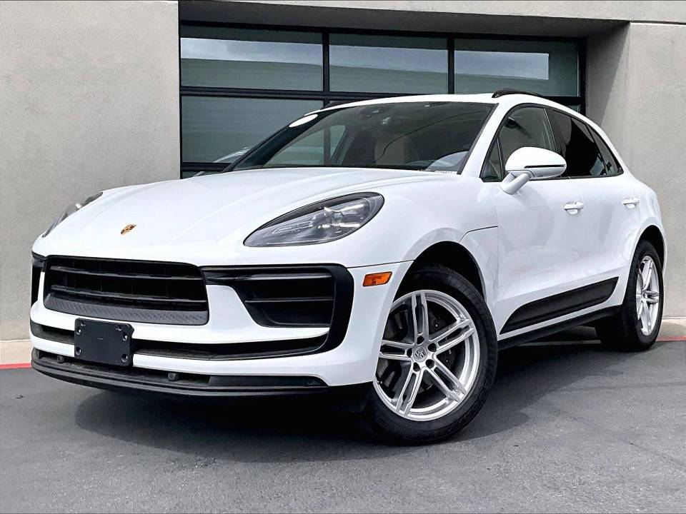 2022 Porsche Macan Base