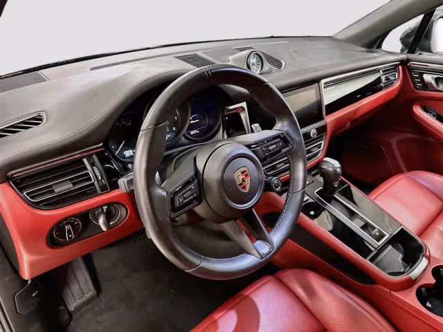 2025 Porsche Macan Base - Photo 26