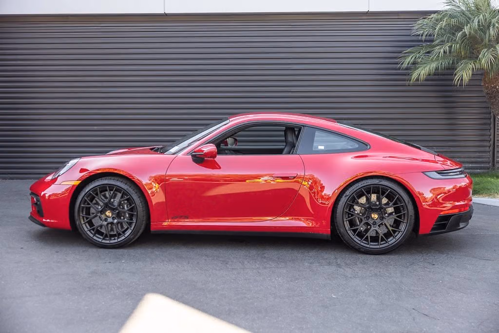 2024 Porsche 911 GTS - Photo 12