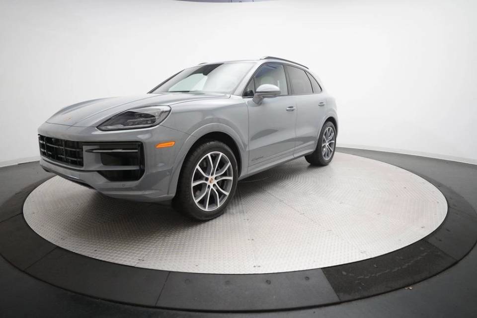 2025 Porsche Cayenne Base