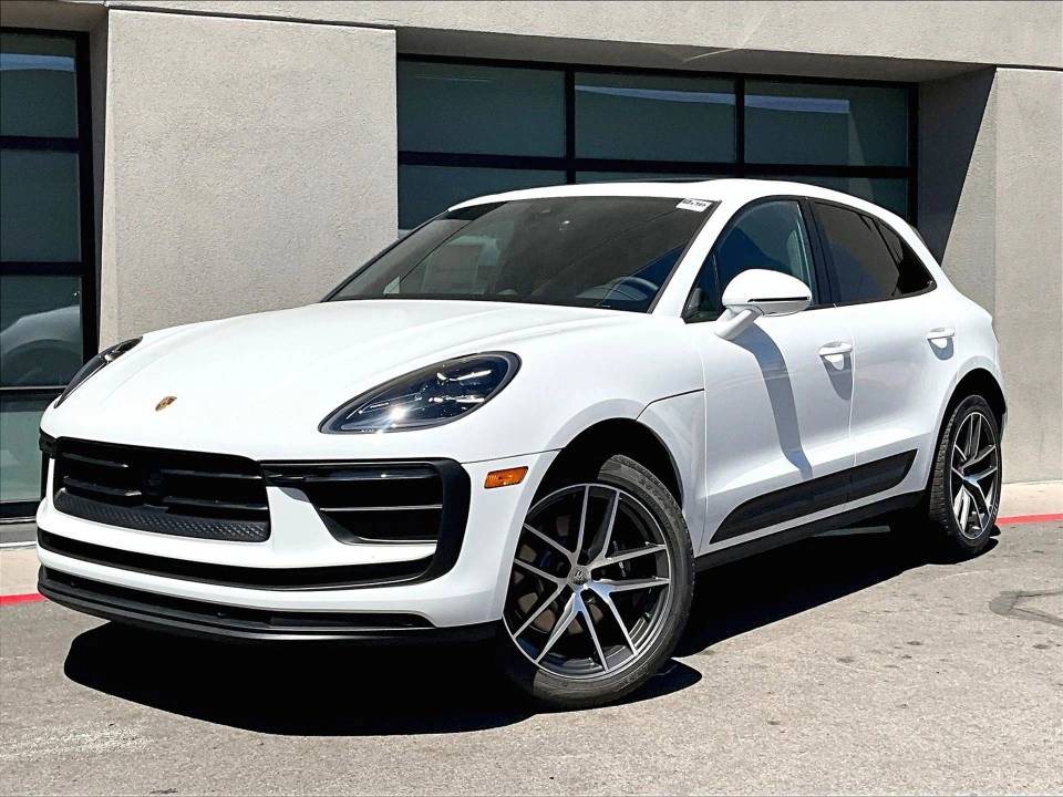 2025 Porsche Macan Base