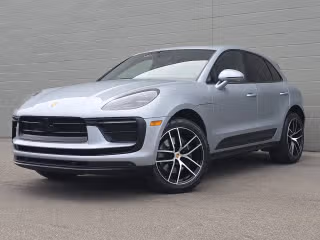 2026 Porsche Macan -'s photo