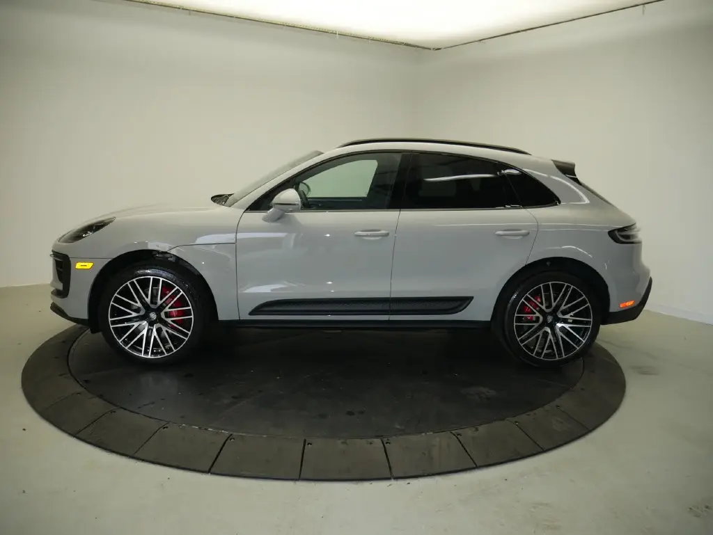2026 Porsche Macan S - Photo 16