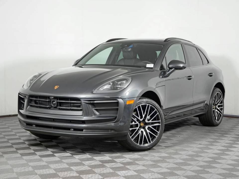 2026 Porsche Macan Base