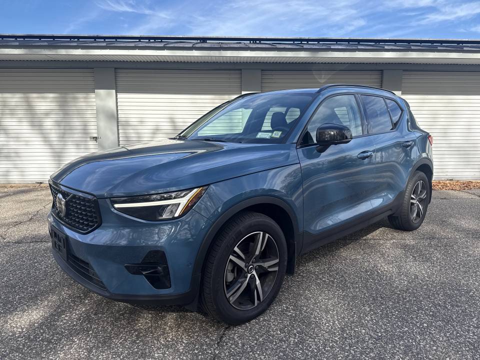 2023 Volvo XC40