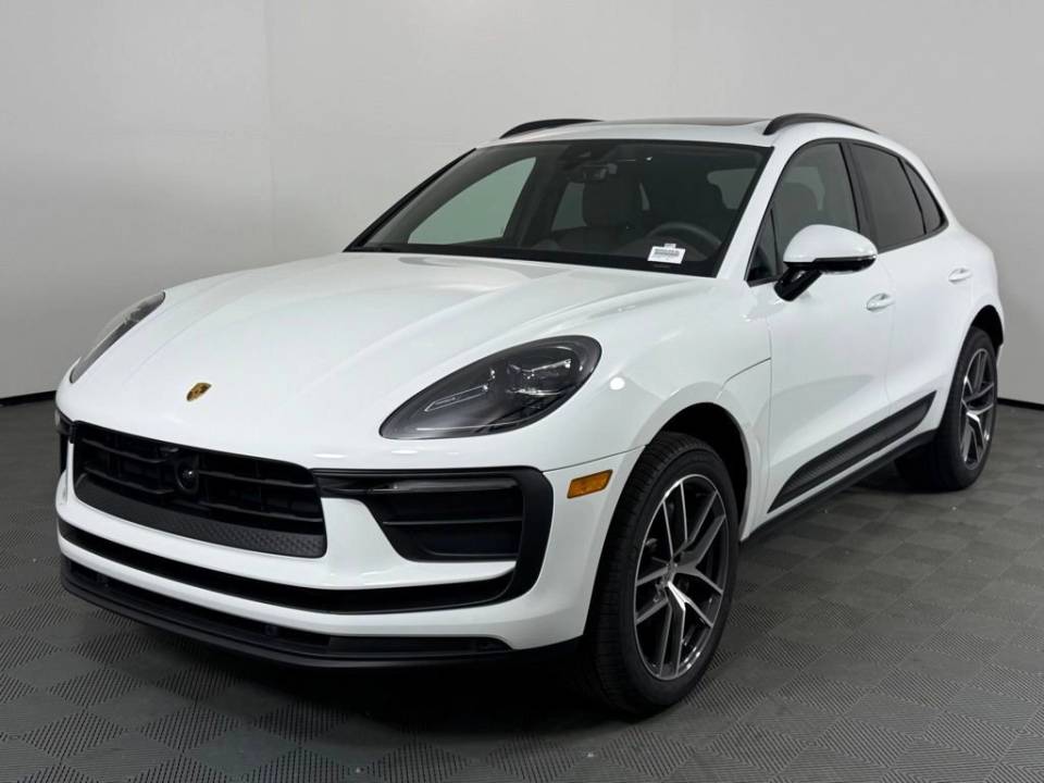 2026 Porsche Macan Base
