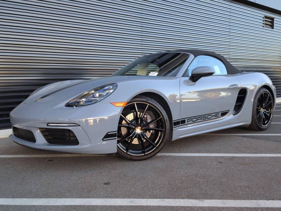 2025 Porsche 718 Style Edition