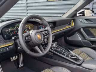 2026 Porsche 911 Spirit 70 - Photo 25