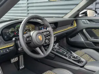 2026 Porsche 911 Spirit 70 - Photo 29