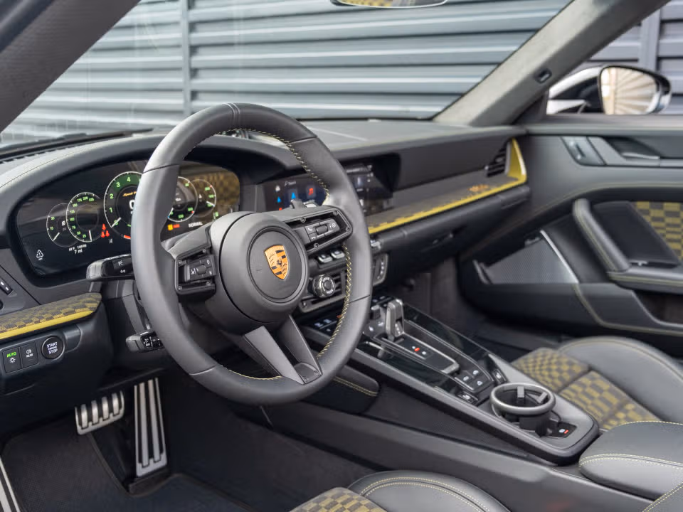 2026 Porsche 911 Spirit 70 - Photo 27