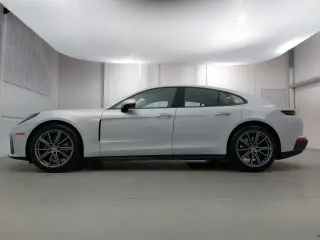 2026 Porsche Panamera Base - Photo 13