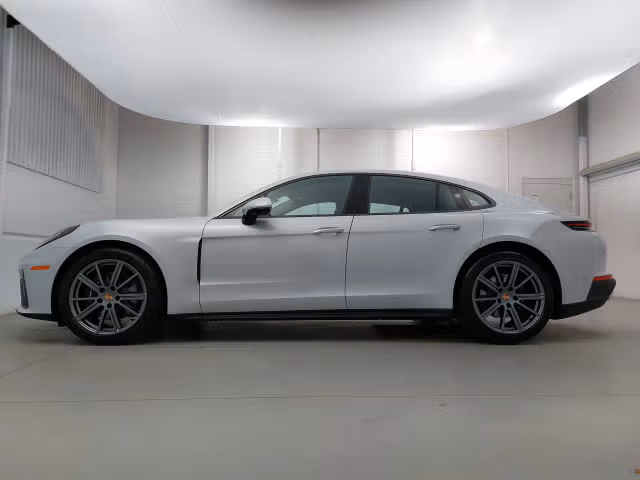 2026 Porsche Panamera Base - Photo 10