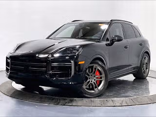 2025 Porsche Cayenne Turbo E-Hybrid's photo
