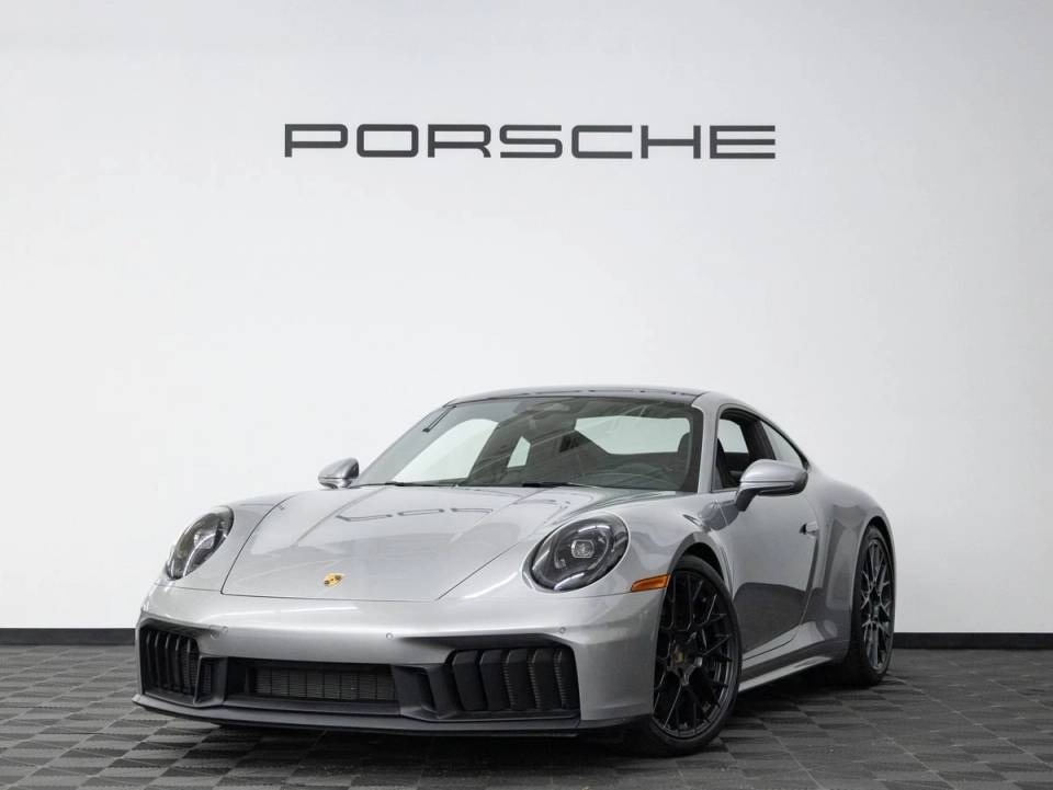 2026 Porsche 911 GTS