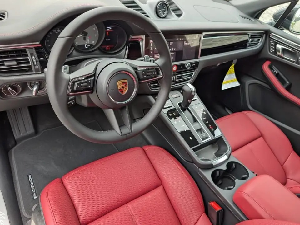 2026 Porsche Macan S - Photo 31