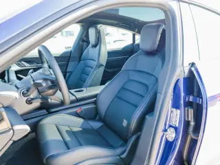 2025 Porsche Taycan Base - Photo 37