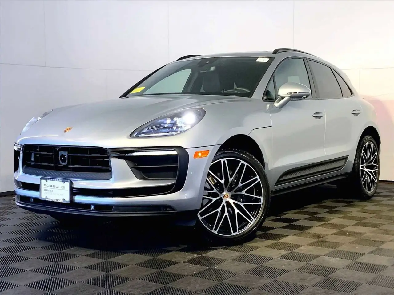 2026 Porsche Macan Base - Photo 8