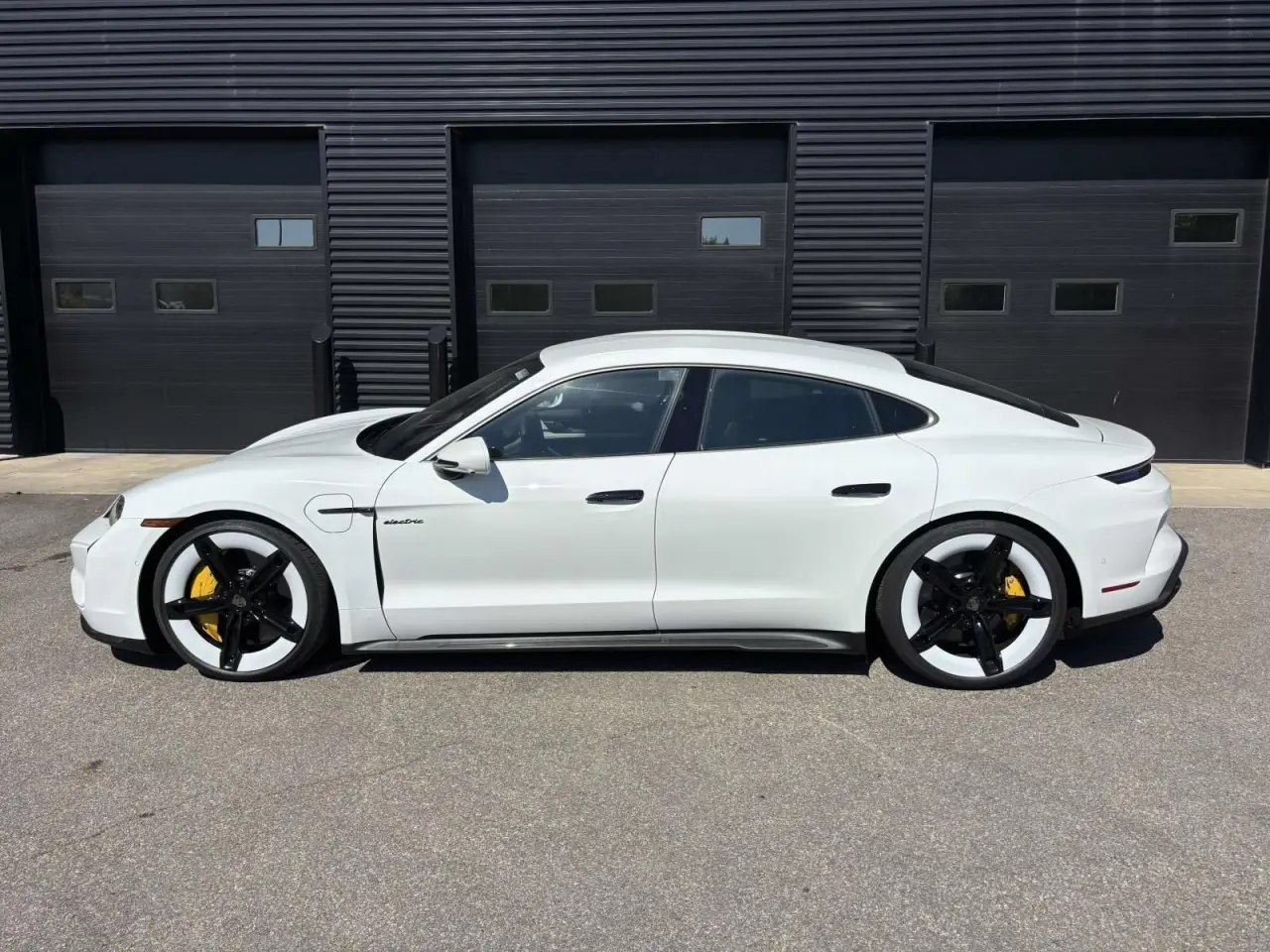 2026 Porsche Taycan Turbo S - Photo 16