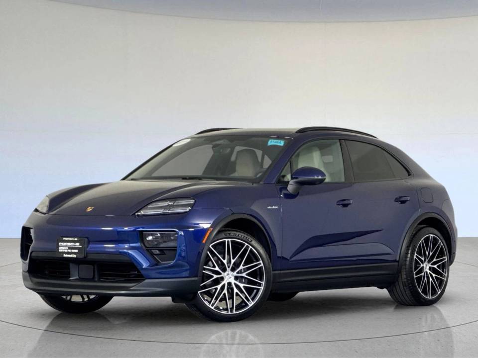 2025 Porsche Macan Base