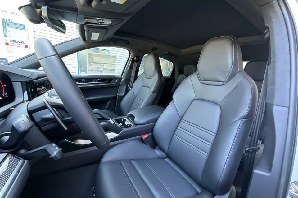 2026 Porsche Cayenne Coup GTS - Photo 39