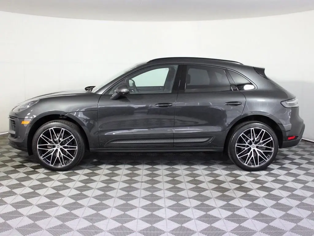 2026 Porsche Macan Base - Photo 16