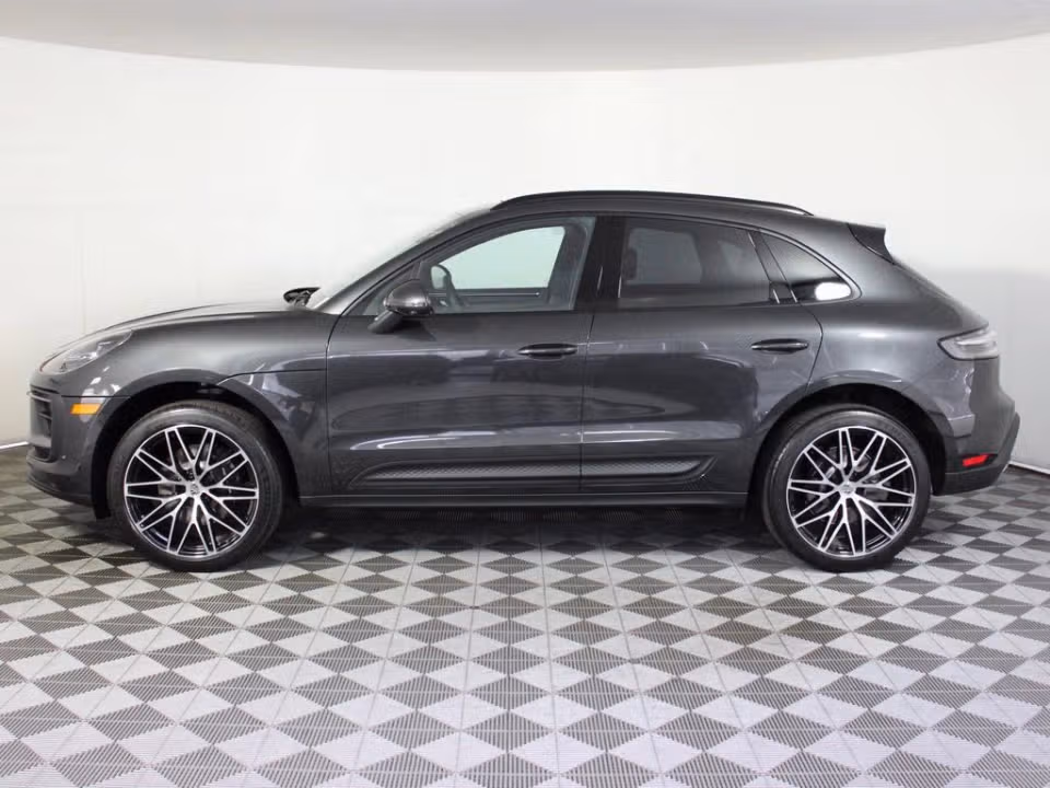 2026 Porsche Macan Base - Photo 11