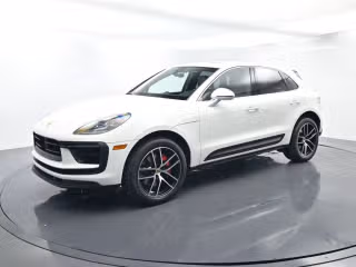 2023 Porsche Macan S's photo