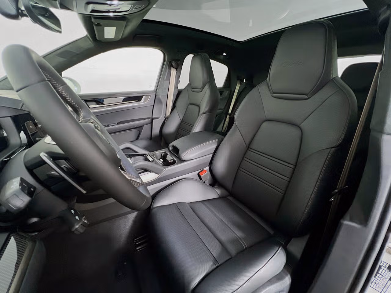 2026 Porsche Cayenne Coup Turbo E-Hybrid - Photo 36