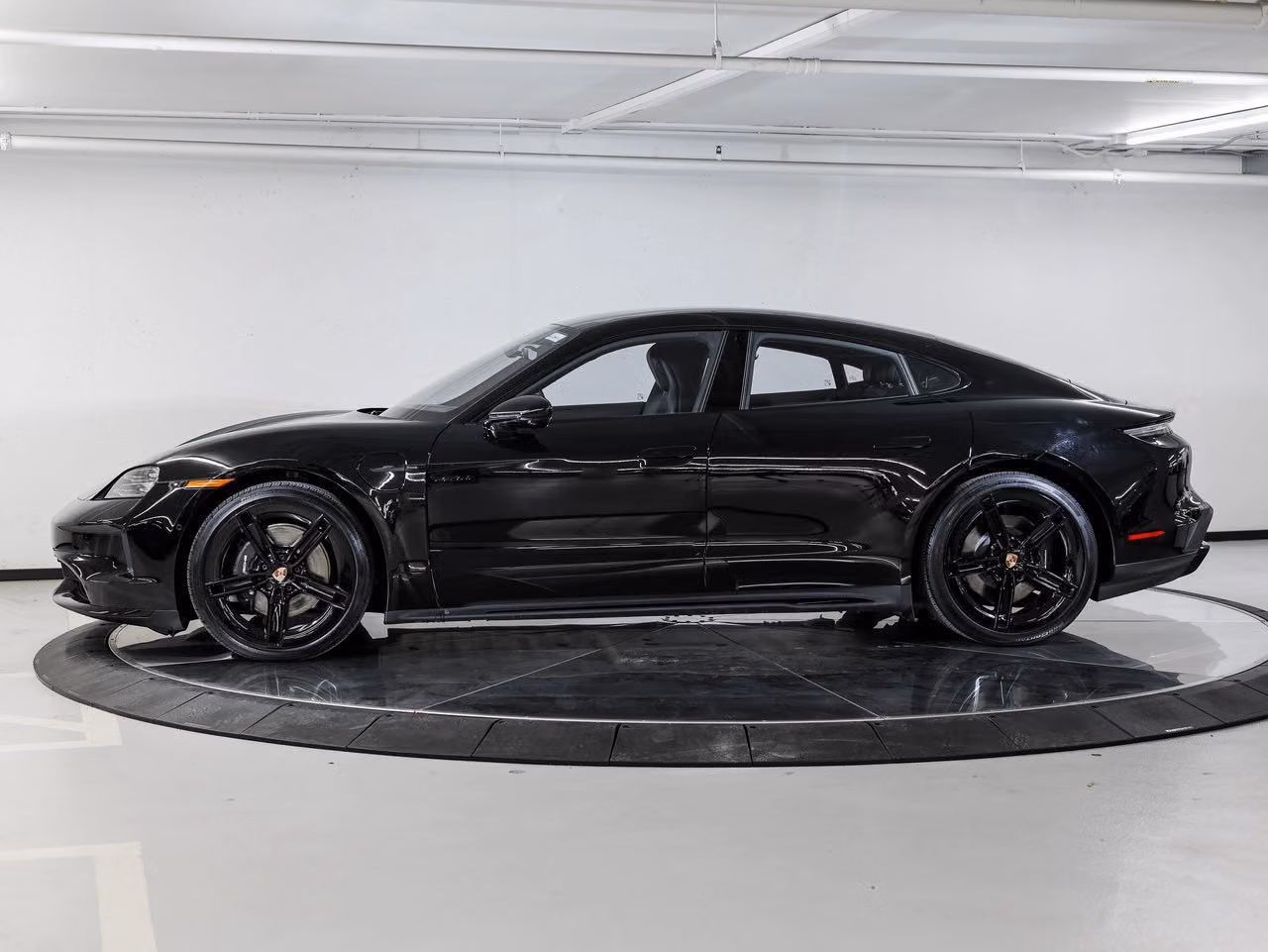 2026 Porsche Taycan Base - Photo 12