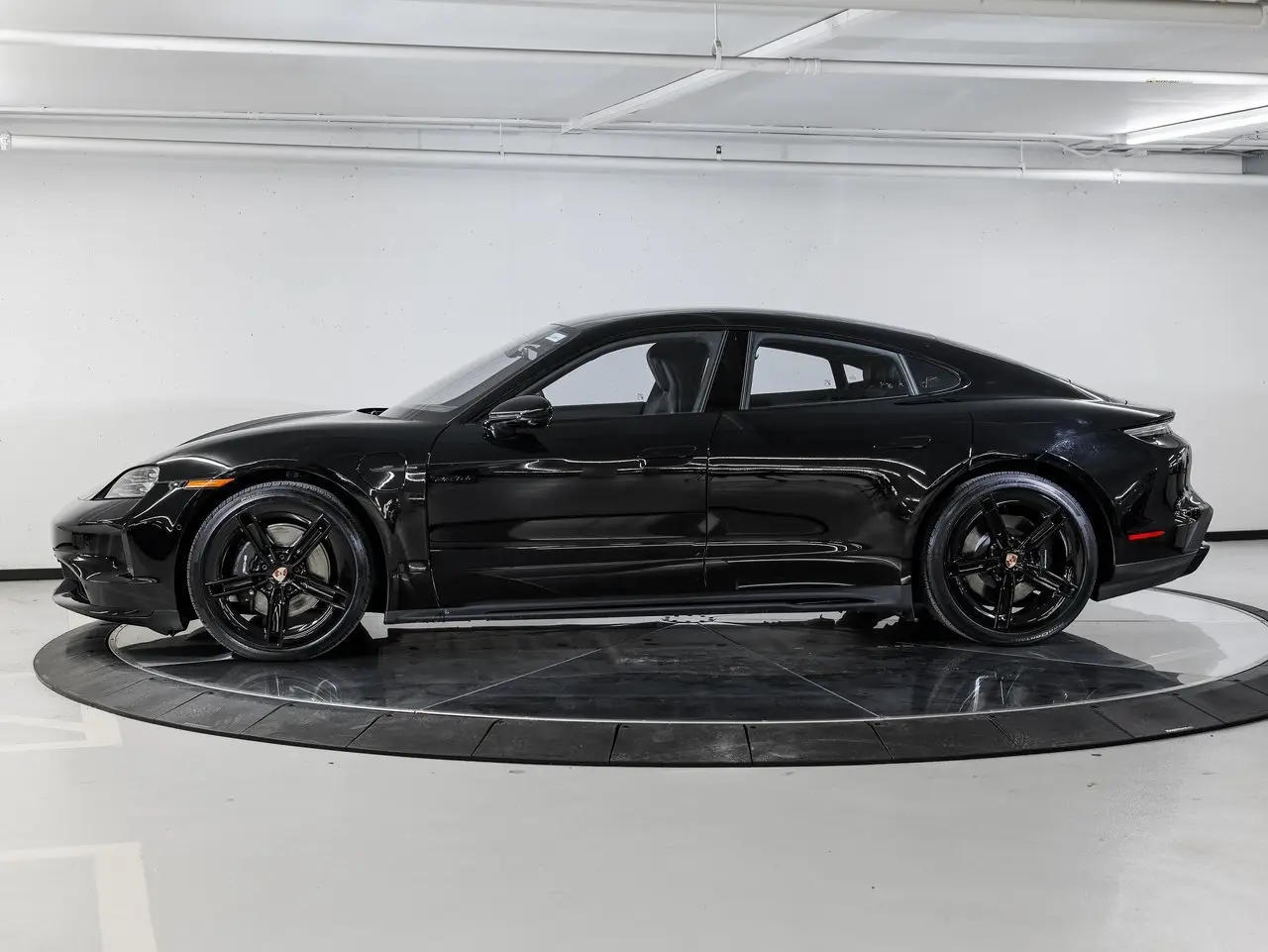 2026 Porsche Taycan Base - Photo 16