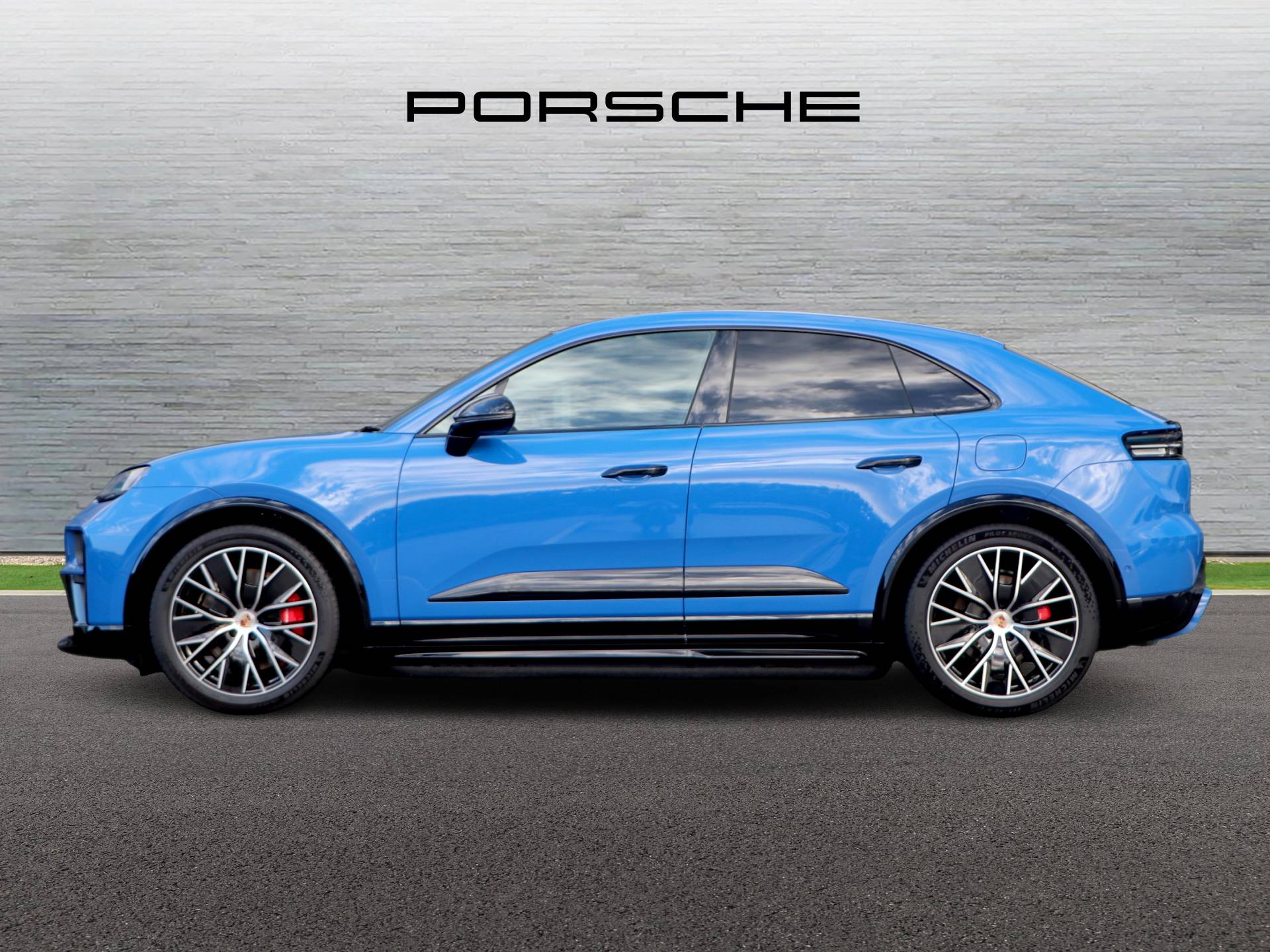 Macan GTS, photo 2 of 43